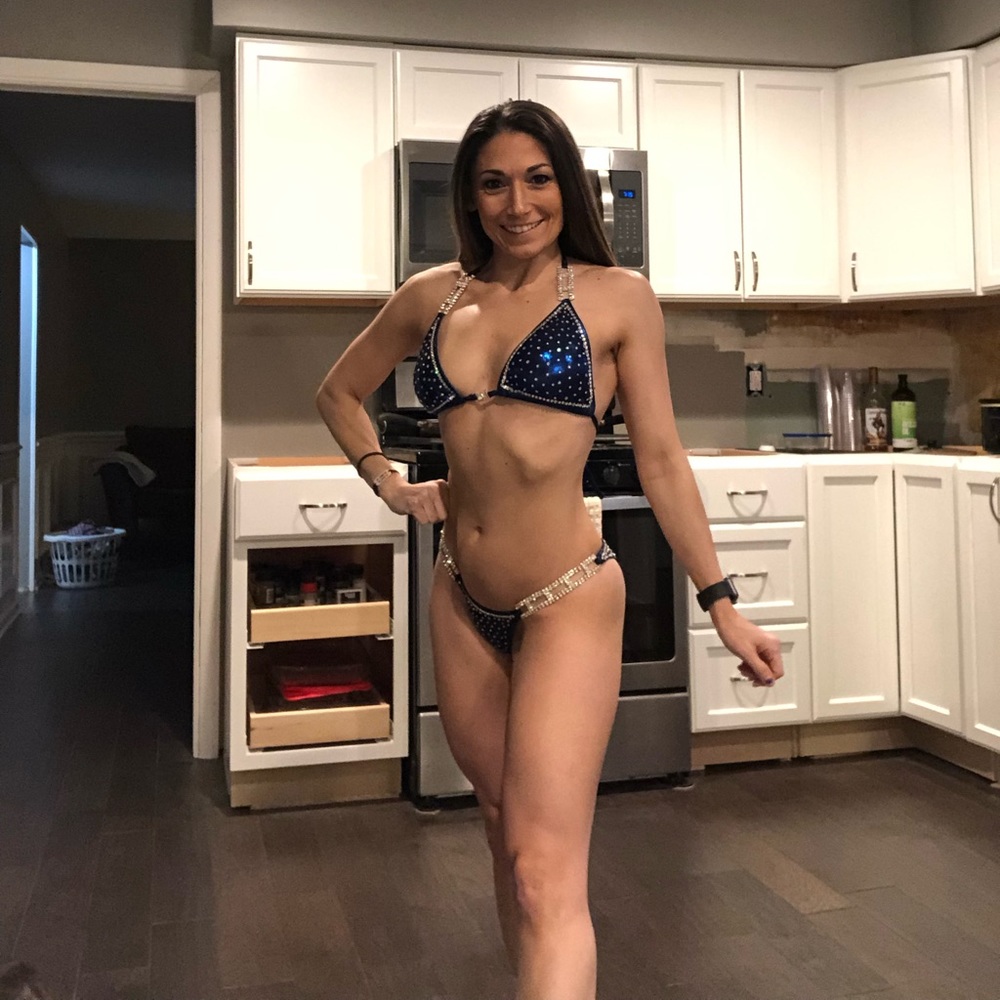 Competition bikini - Picture 3 of 4